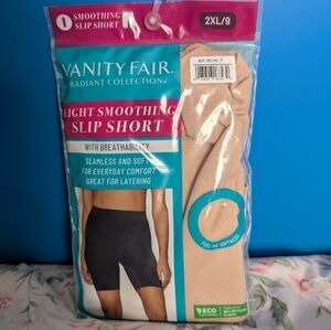 Vanity Fair New Light Smoothing Slip Short